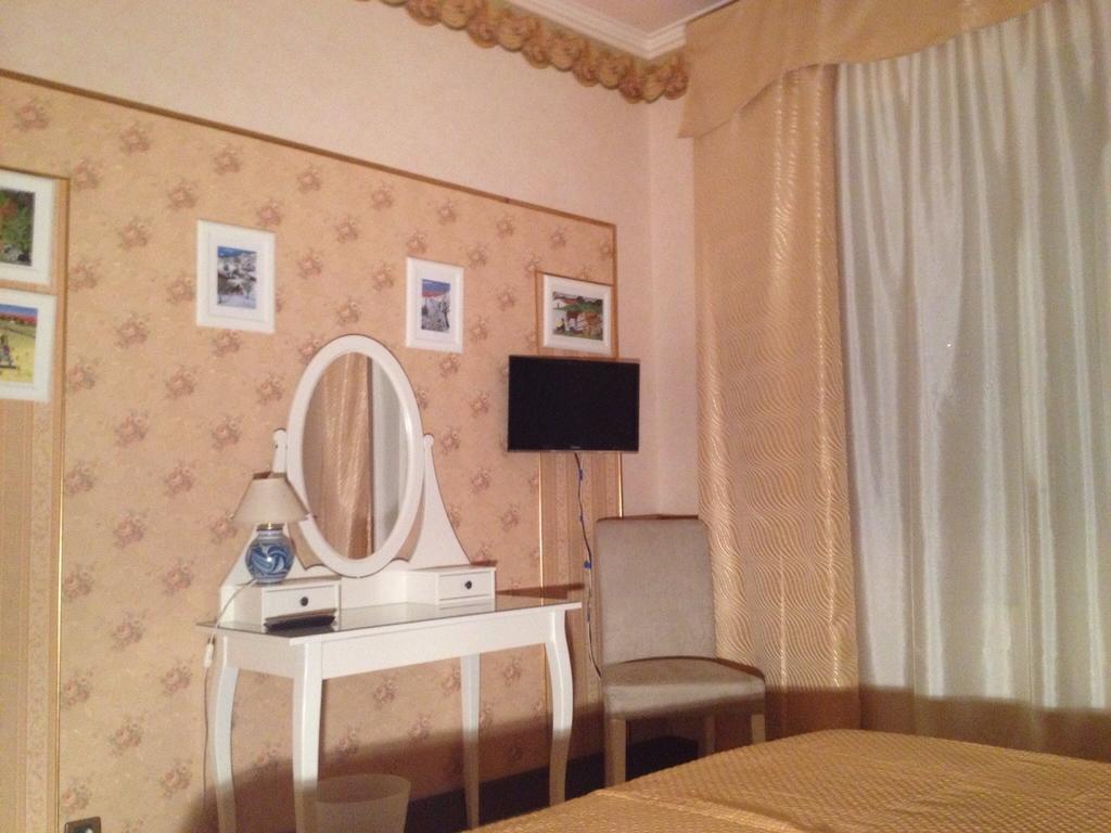 B&B Il Bagolaro Dell'Etna Sant'Agata Li Battiati Rom bilde